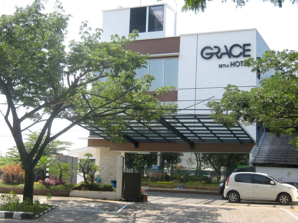 Grace Setia * Surabaya