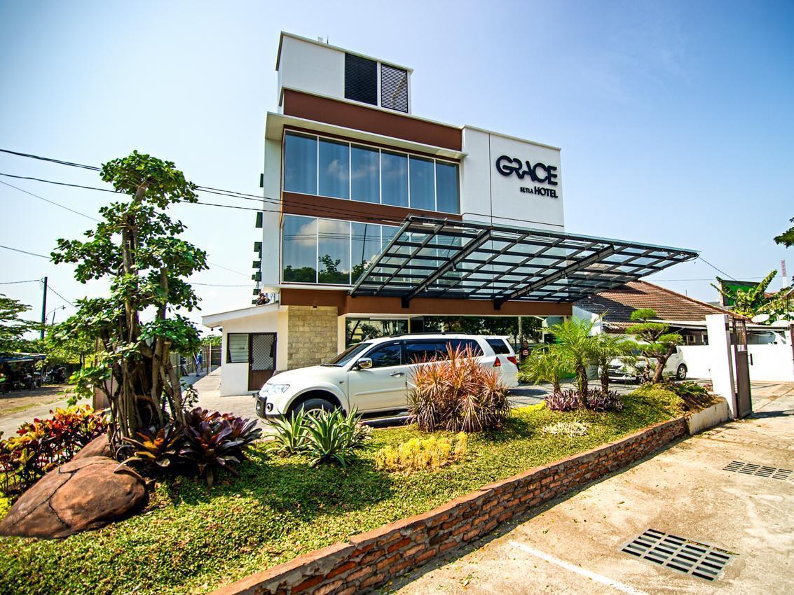 Grace Setia * Surabaya